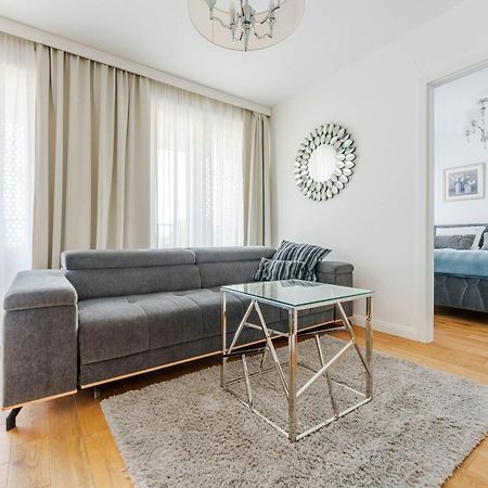 Apart111 Apartament Rodzinny 3 Pokoje - 2 Sypialnie- Sauna, Silownia โควอบเซก ภายนอก รูปภาพ
